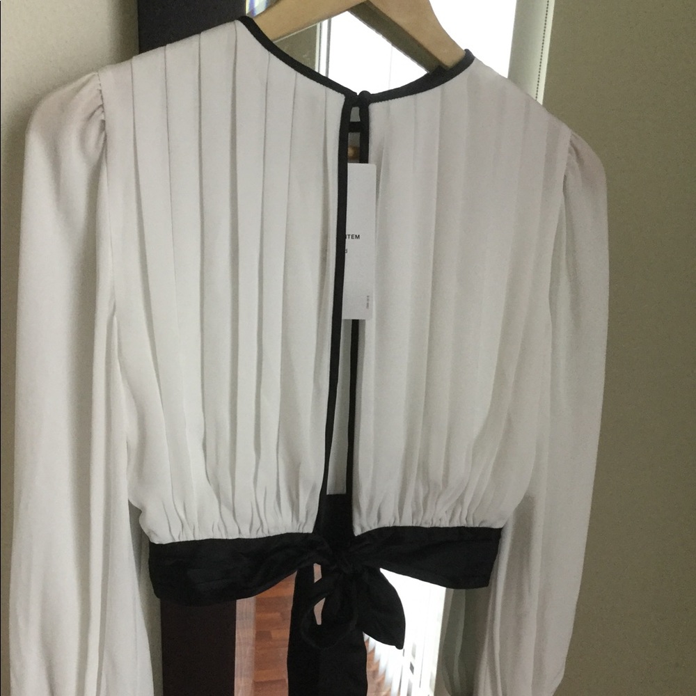 SOLD! NWT ALICE + OLIVIA Dakota Tie Back Crop Top - Picture 10 of 16